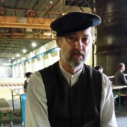 © Kommunist in Babylon Berlin 1 von vielen Rollen